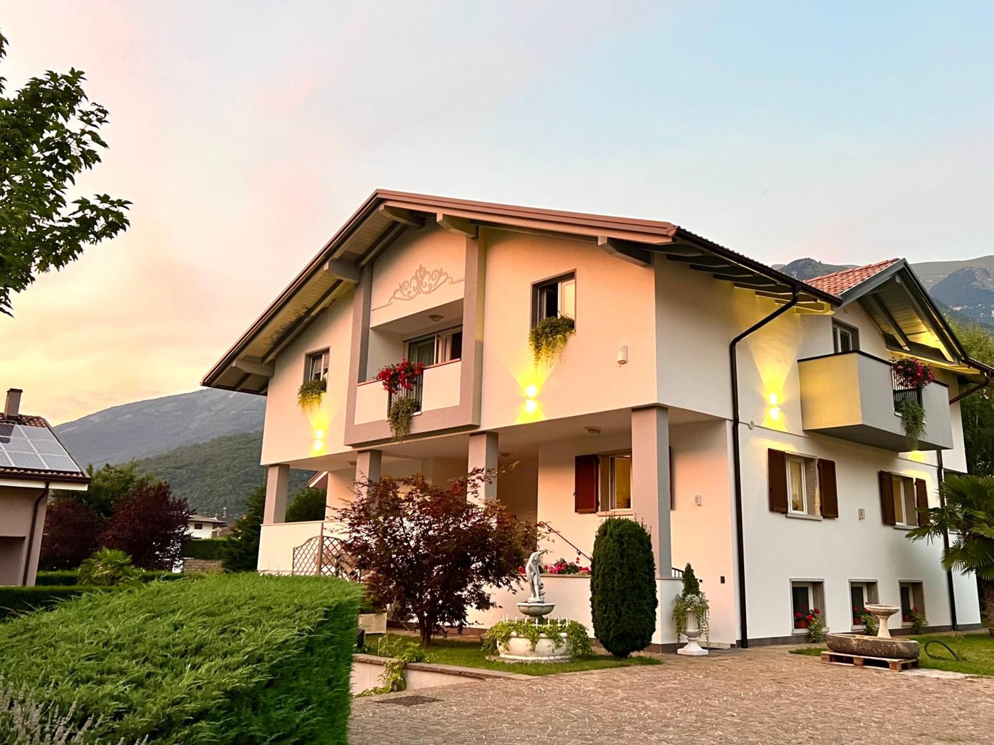 La Finestra Sul Giardino - B&B Cavedine Экстерьер фото